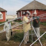 Don't wast your time, boys!
Jean 5T0JL is inspecting the antenna buidling process (Jurek SP3GEM and Jan SP3CYY)